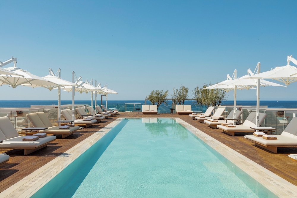 Villa Le Blanc, a Gran Meliá Hotel - The Leading Hotels of the World — Swimming pool in Santo Tomas, Balearic Islands