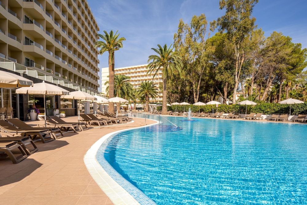Sol Palmanova Mallorca — Swimming pool in Palma Nova, Balearic Islands