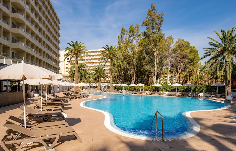Sol Palmanova Mallorca — Swimming pool in Palma Nova, Balearic Islands
