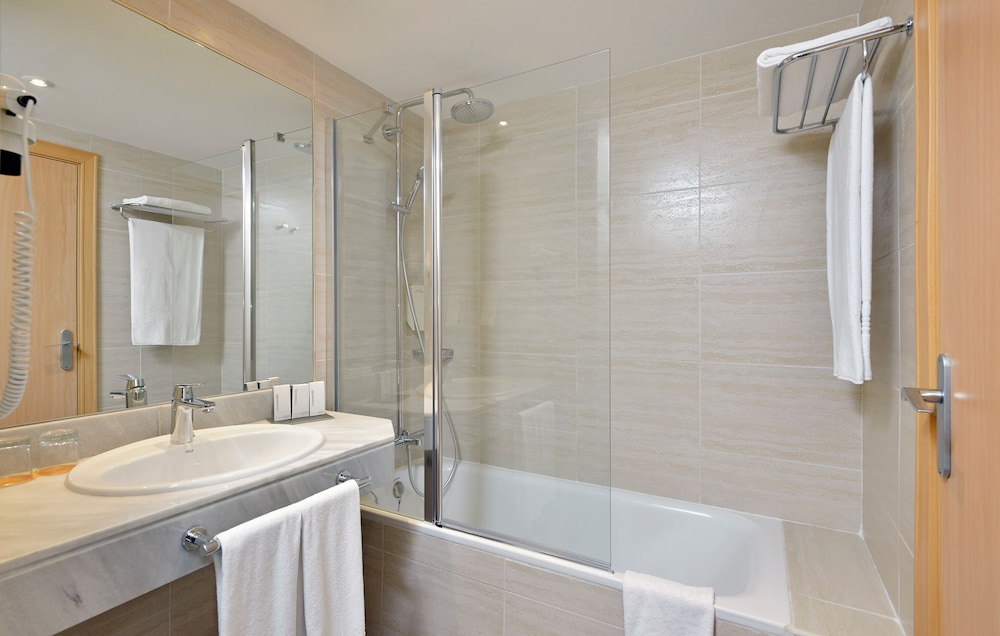 Sol Palmanova Mallorca — Hotel rooms in Palma Nova, Balearic Islands