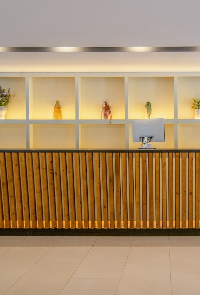 Sol Palmanova Mallorca — Hotel building in Palma Nova, Balearic Islands