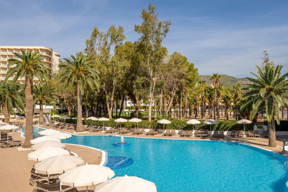 Sol Palmanova Mallorca — Swimming pool in Palma Nova, Balearic Islands