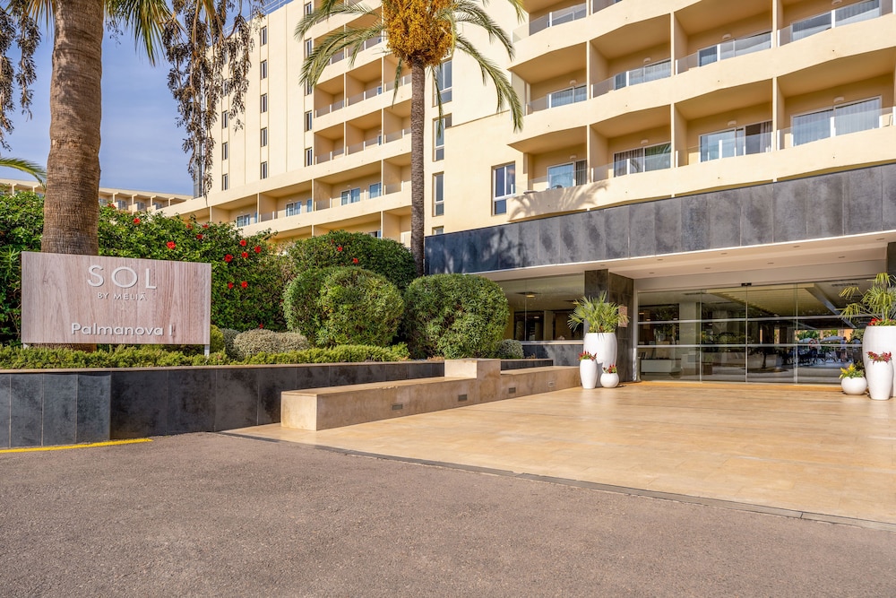 Sol Palmanova Mallorca — Hotel building in Palma Nova, Balearic Islands