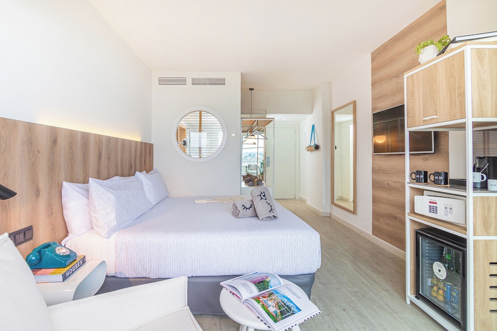 INNSiDE by Meliá Ibiza Beach — Hotel rooms in San Antonio, Balearic Islands
