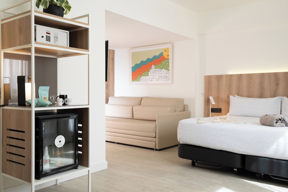 INNSiDE by Meliá Ibiza Beach — Hotel rooms in San Antonio, Balearic Islands