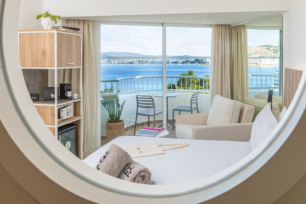 INNSiDE by Meliá Ibiza Beach — Hotel rooms in San Antonio, Balearic Islands
