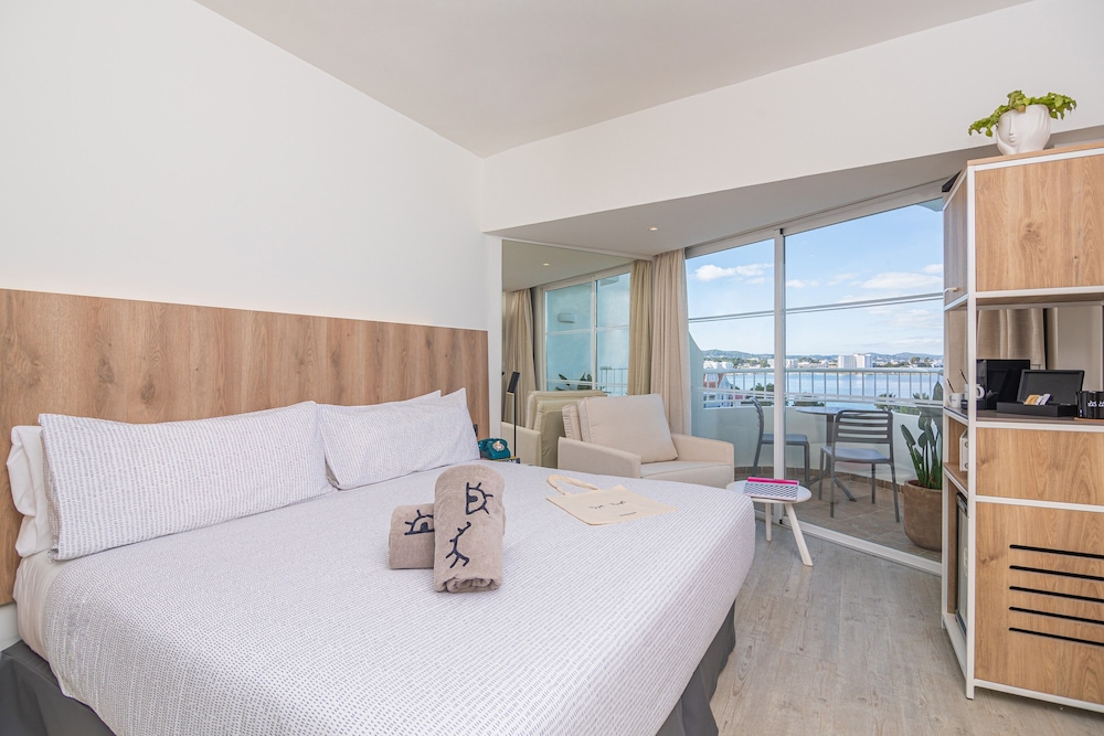 INNSiDE by Meliá Ibiza Beach — Hotel rooms in San Antonio, Balearic Islands