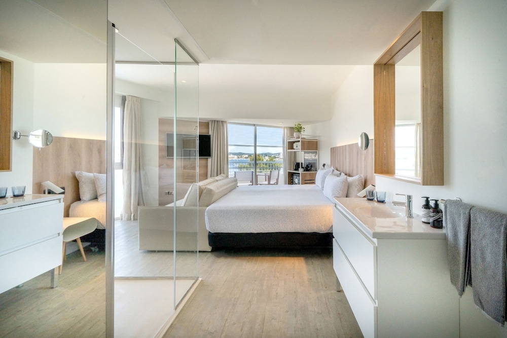 INNSiDE by Meliá Ibiza Beach — Hotel rooms in San Antonio, Balearic Islands