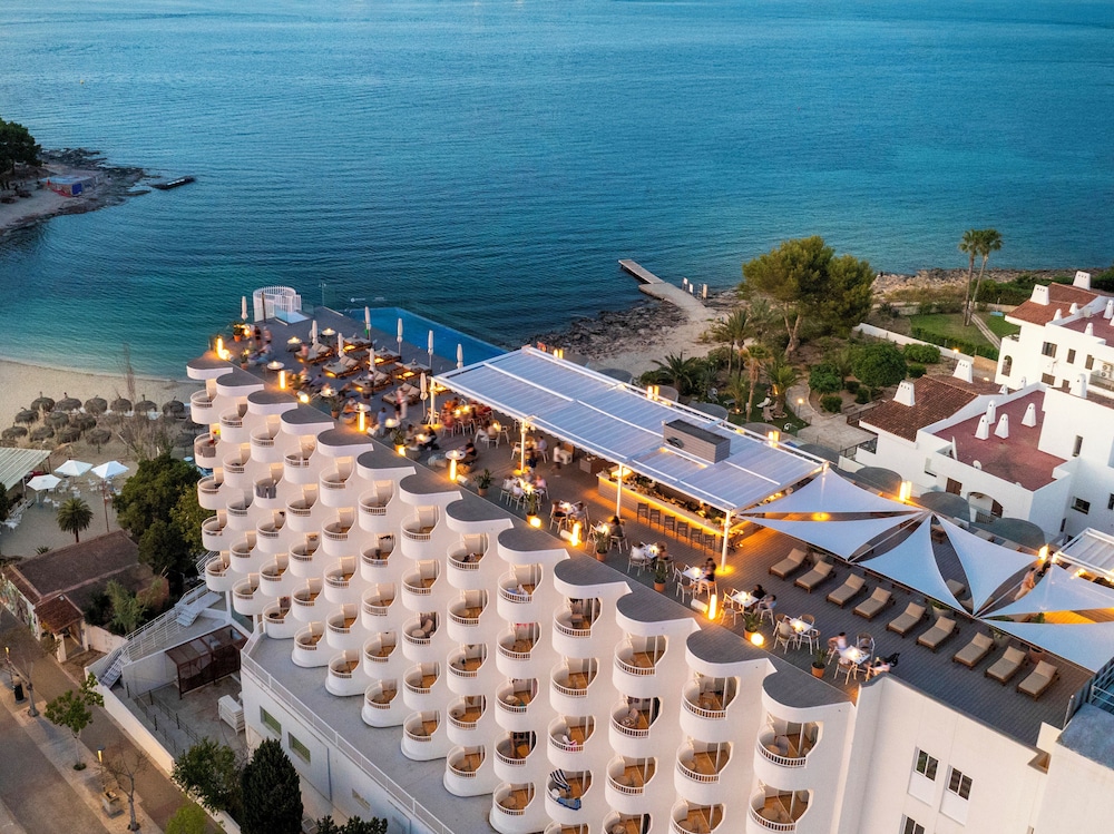 INNSiDE by Meliá Ibiza Beach — Hotel building in San Antonio, Balearic Islands