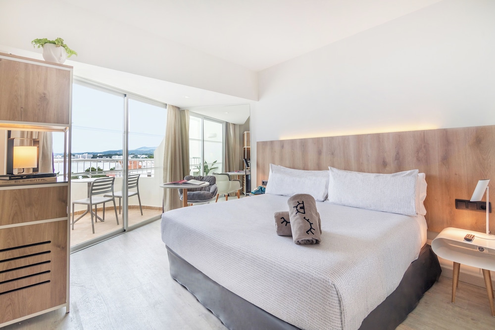 INNSiDE by Meliá Ibiza Beach — Hotel rooms in San Antonio, Balearic Islands