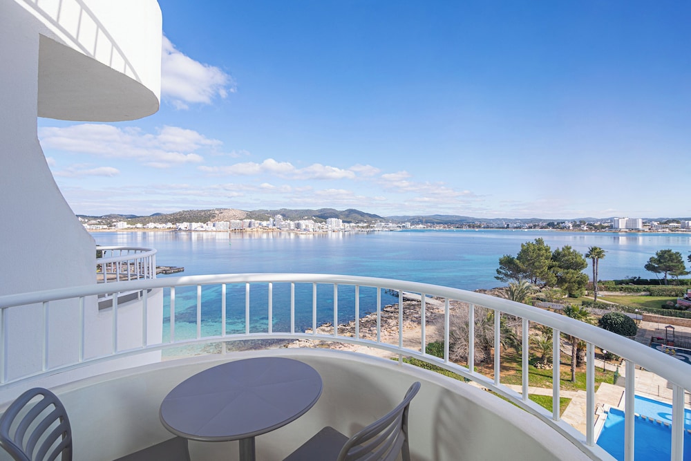 INNSiDE by Meliá Ibiza Beach — Hotel rooms in San Antonio, Balearic Islands