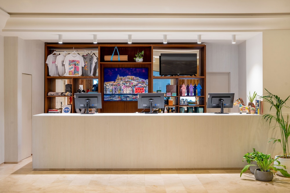 INNSiDE by Meliá Ibiza Beach — Hotel building in San Antonio, Balearic Islands