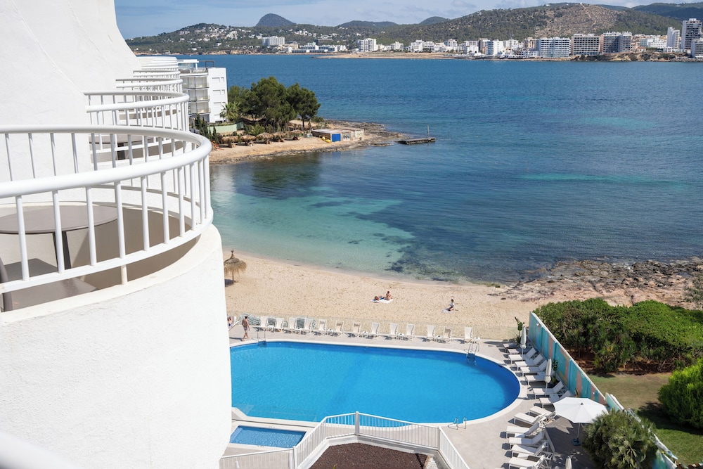 INNSiDE by Meliá Ibiza Beach — Swimming pool in San Antonio, Balearic Islands