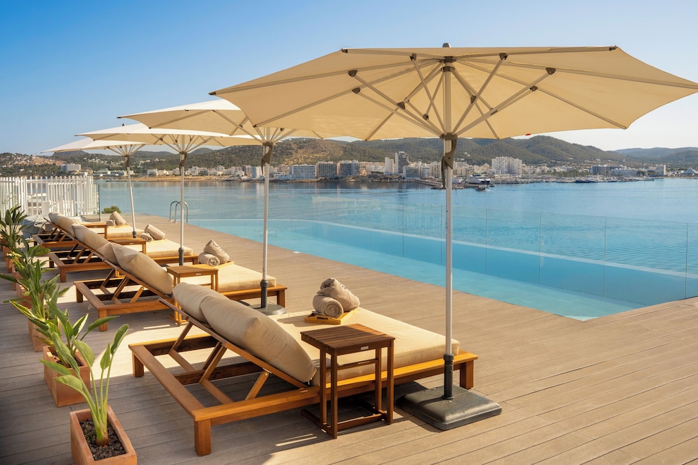 INNSiDE by Meliá Ibiza Beach — Swimming pool in San Antonio, Balearic Islands