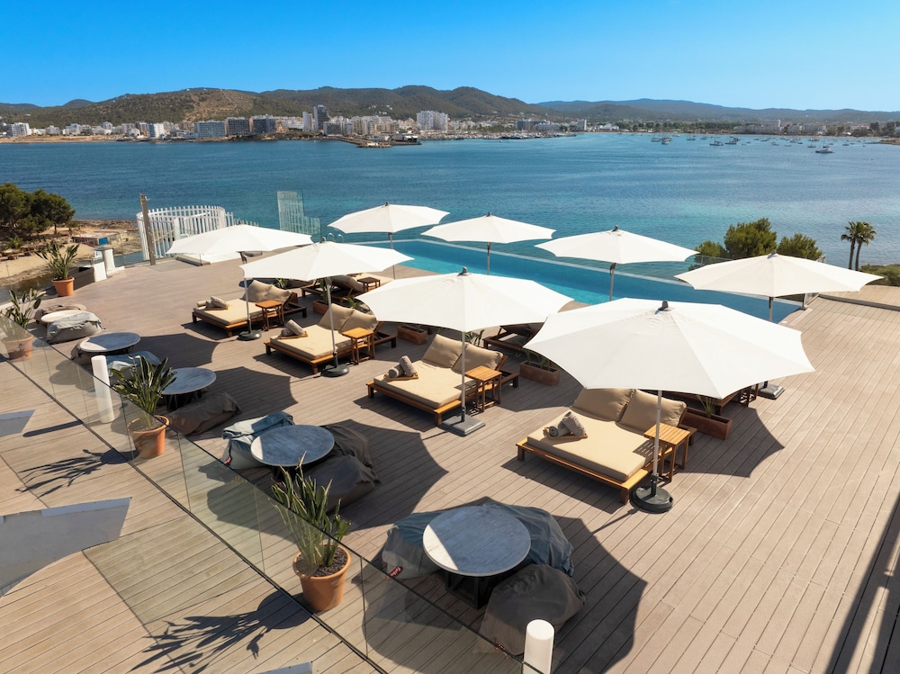 INNSiDE by Meliá Ibiza Beach — Swimming pool in San Antonio, Balearic Islands