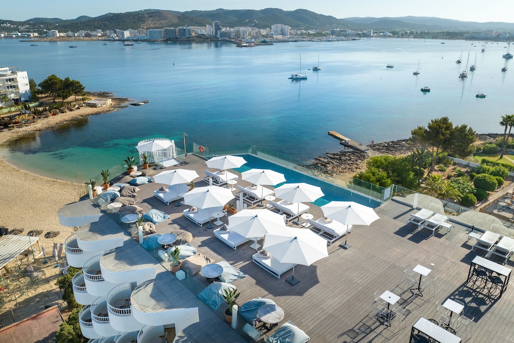 INNSiDE by Meliá Ibiza Beach — Swimming pool in San Antonio, Balearic Islands