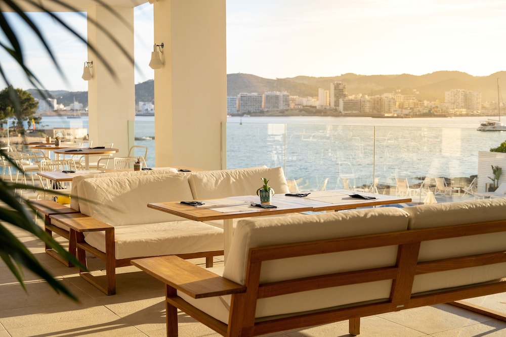 INNSiDE by Meliá Ibiza Beach — Restaurant & bars in San Antonio, Balearic Islands