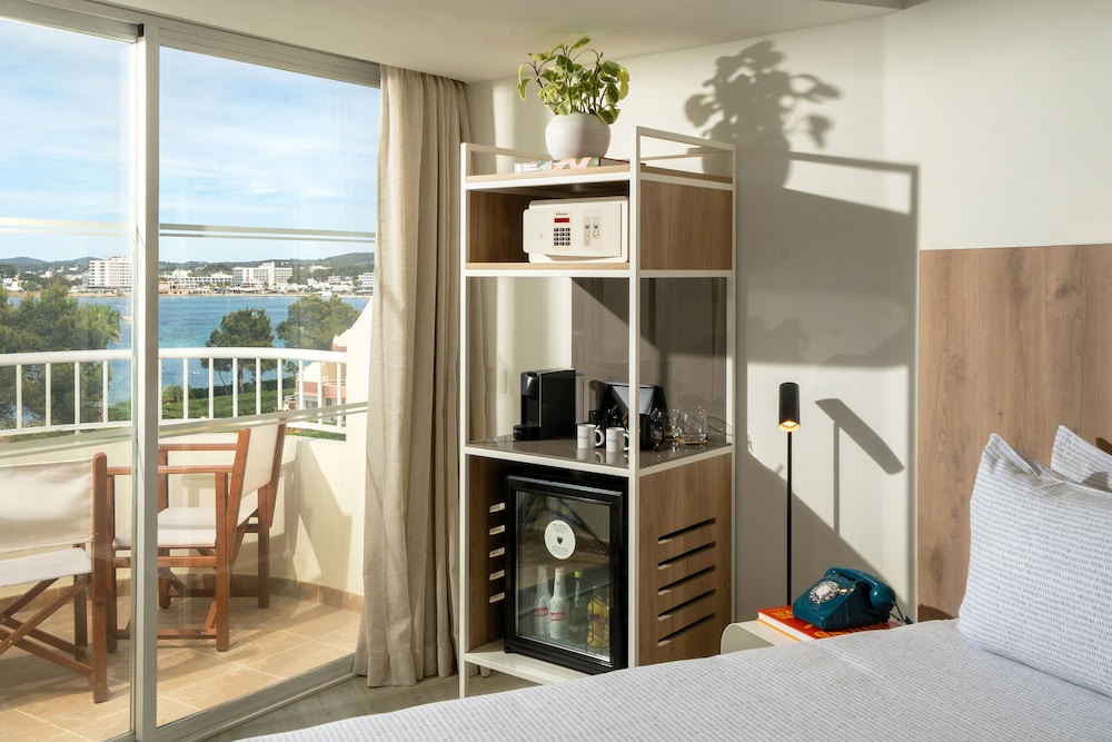 INNSiDE by Meliá Ibiza Beach — Hotel rooms in San Antonio, Balearic Islands