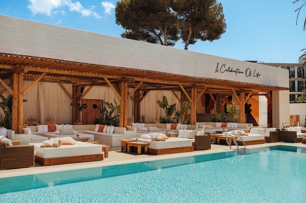 ME Ibiza — Swimming pool in Santa Eulalia, Balearic Islands