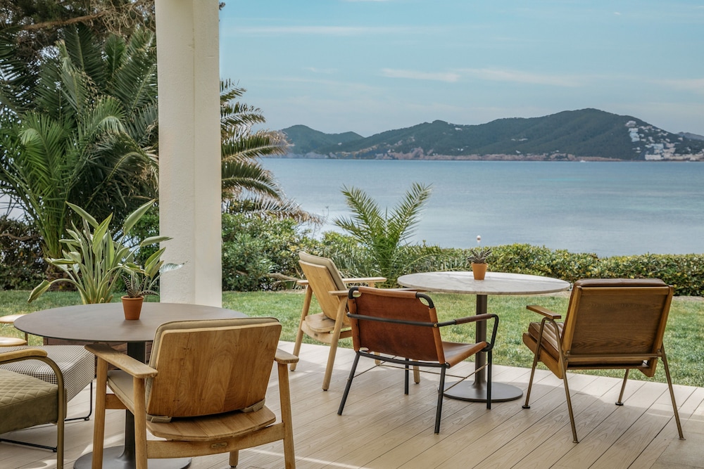 ME Ibiza — Restaurant & bars in Santa Eulalia, Balearic Islands