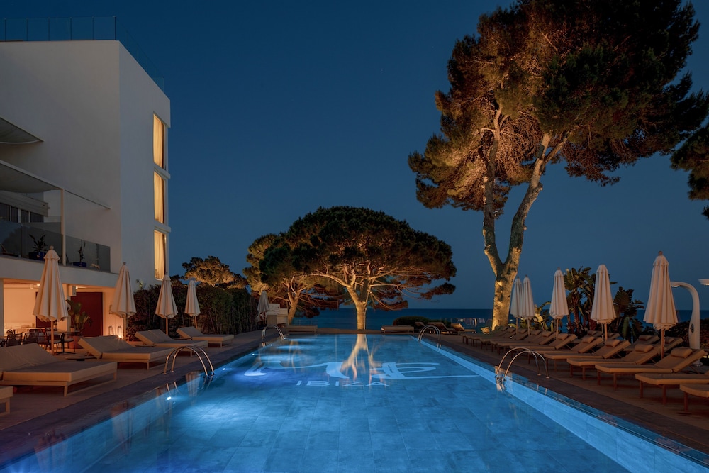 ME Ibiza — Swimming pool in Santa Eulalia, Balearic Islands
