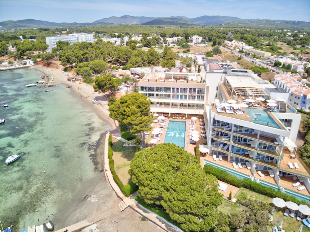 ME Ibiza - The Leading Hotels of the World - zdjęcie 2