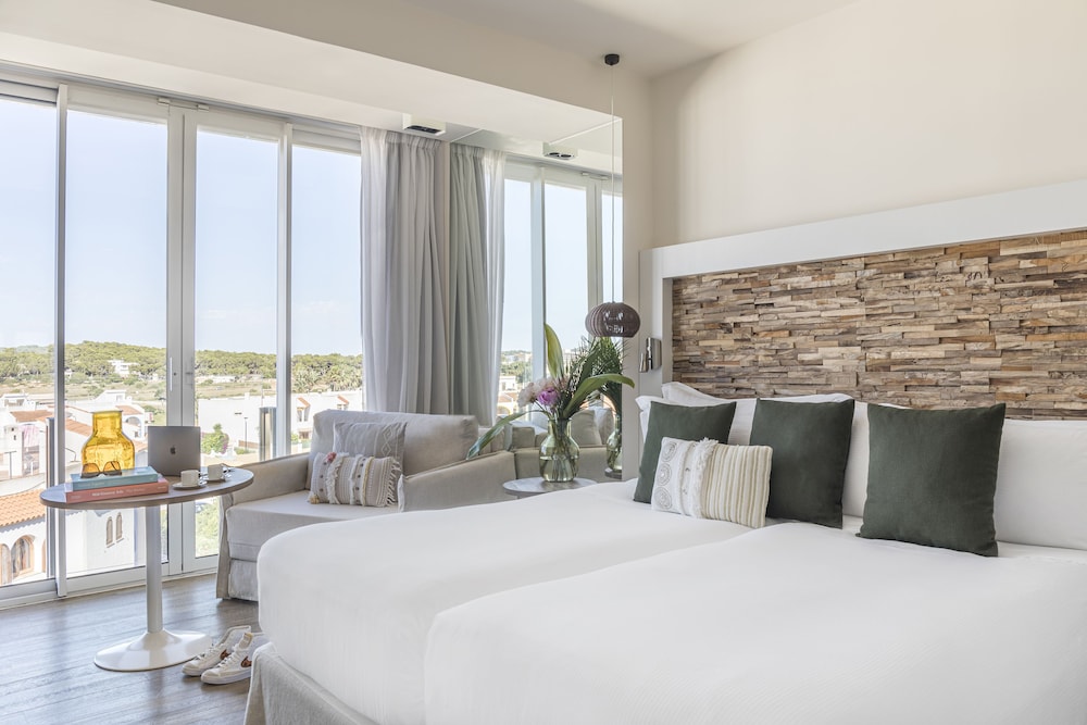 ME Ibiza — Hotel rooms in Santa Eulalia, Balearic Islands