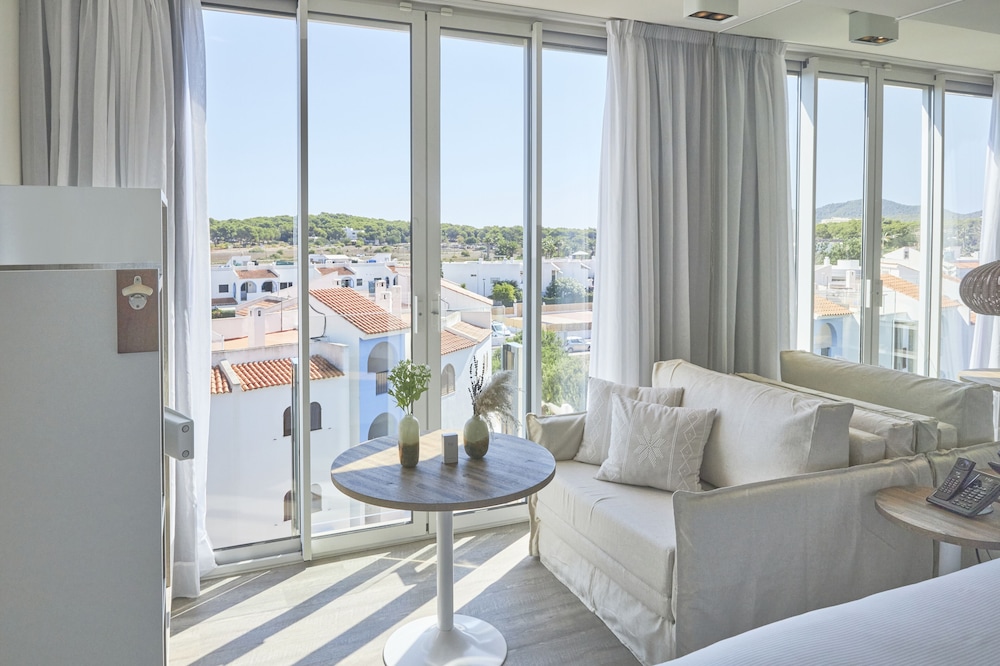 ME Ibiza — Hotel rooms in Santa Eulalia, Balearic Islands