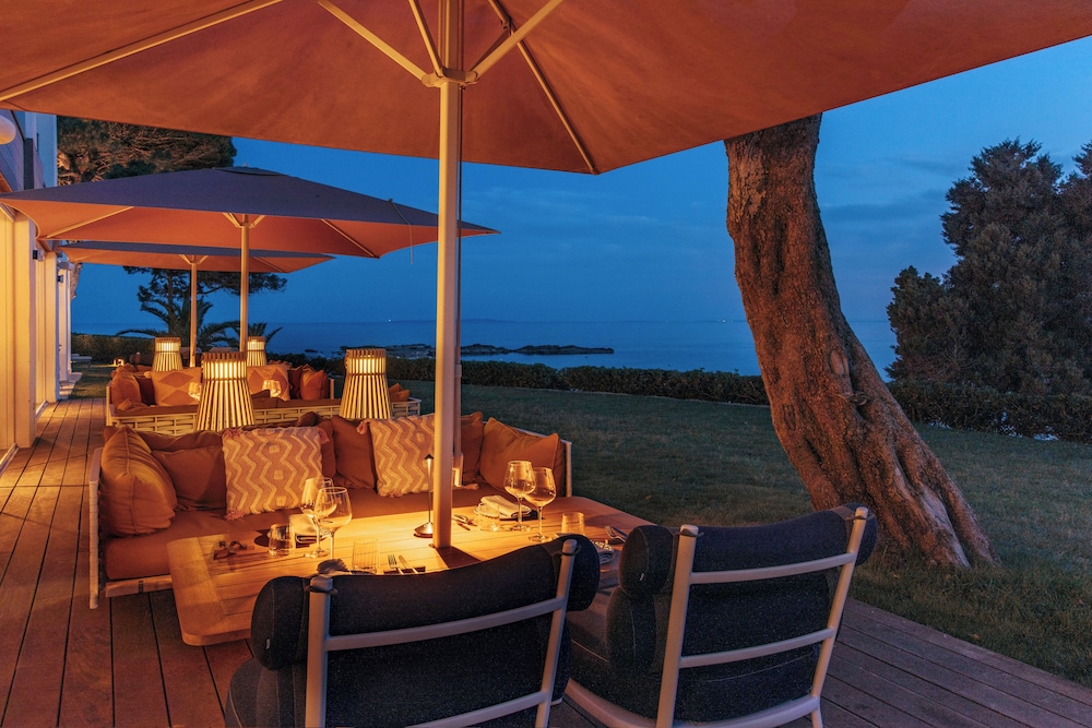 ME Ibiza — Restaurant & bars in Santa Eulalia, Balearic Islands