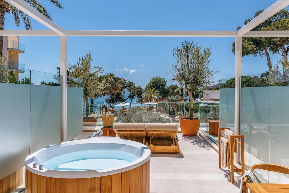 ME Ibiza — Hotel rooms in Santa Eulalia, Balearic Islands