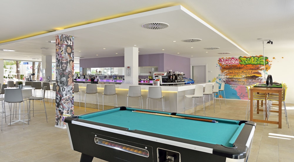 Sol House Mallorca - Adults only — Restaurant & bars in Magaluf, Balearic Islands