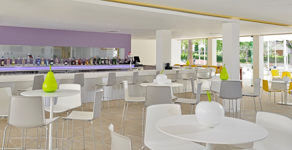 Sol House Mallorca - Adults only — Restaurant & bars in Magaluf, Balearic Islands