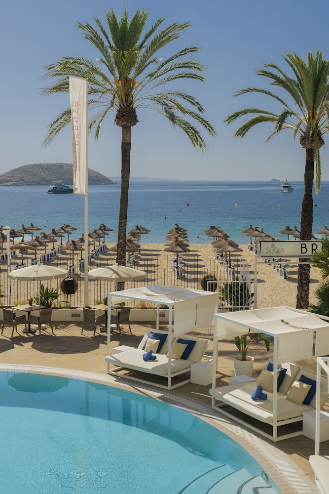 Sol House Mallorca - Adults only — Beach in Magaluf, Balearic Islands