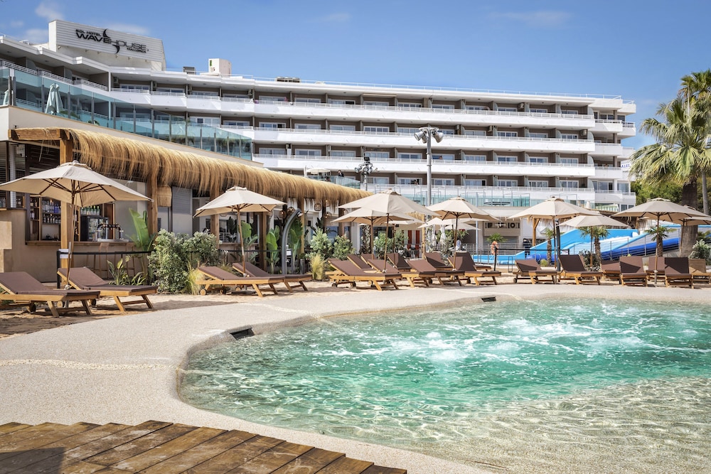 INNSiDE by Meliá Wave Calviá — Swimming pool in Magaluf, Balearic Islands