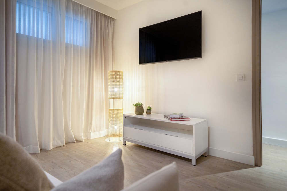 INNSiDE by Meliá Wave Calviá — Hotel rooms in Magaluf, Balearic Islands