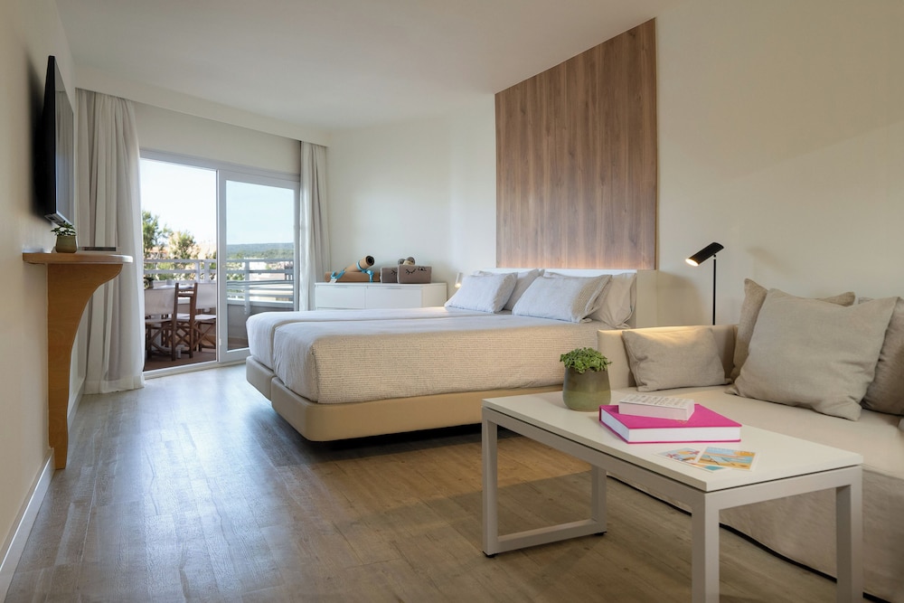 INNSiDE by Meliá Wave Calviá — Hotel rooms in Magaluf, Balearic Islands