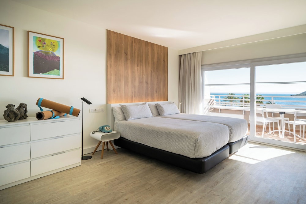 INNSiDE by Meliá Wave Calviá — Hotel rooms in Magaluf, Balearic Islands