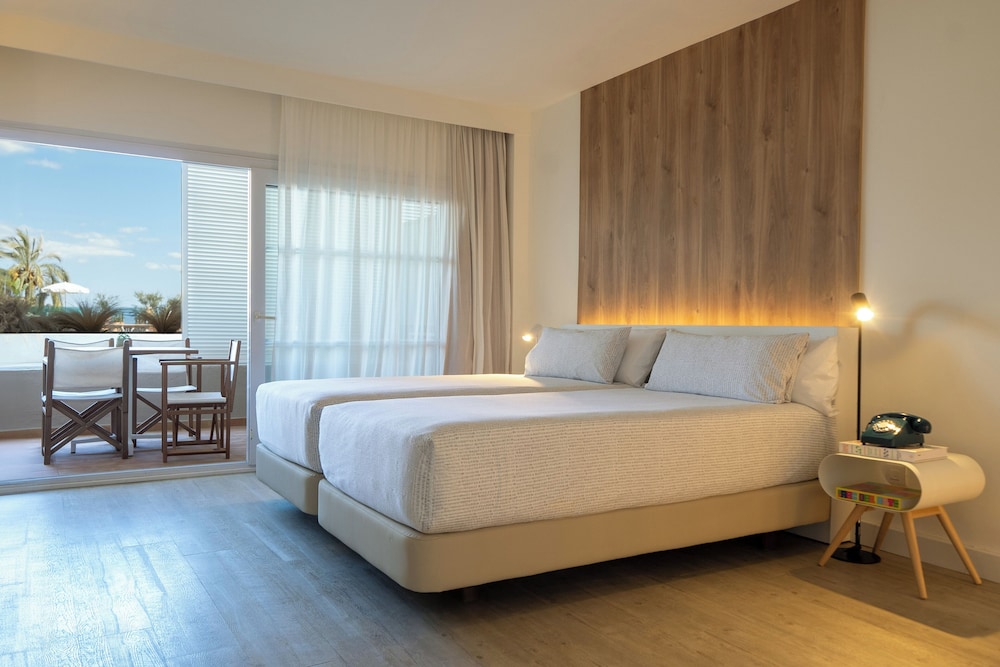 INNSiDE by Meliá Wave Calviá — Hotel rooms in Magaluf, Balearic Islands