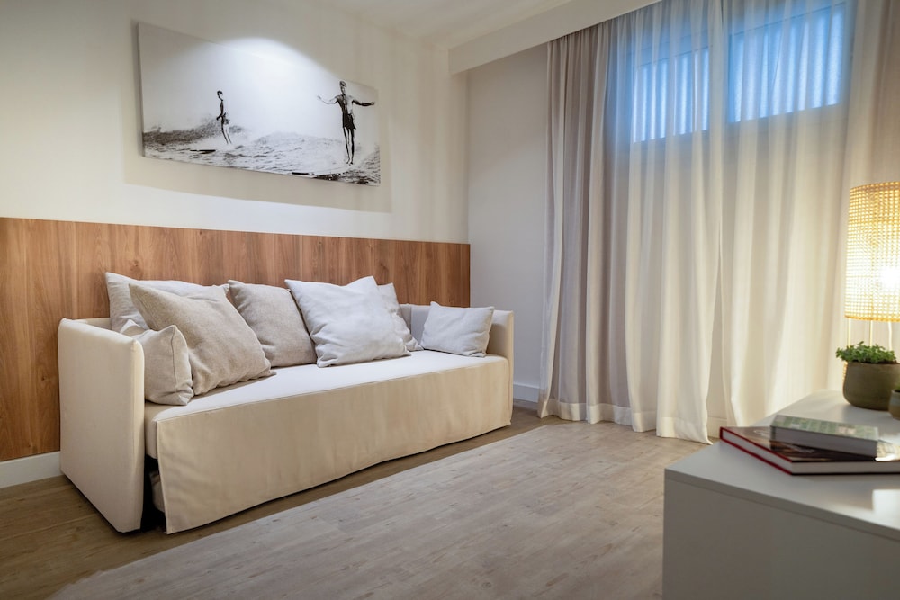 INNSiDE by Meliá Wave Calviá — Hotel rooms in Magaluf, Balearic Islands