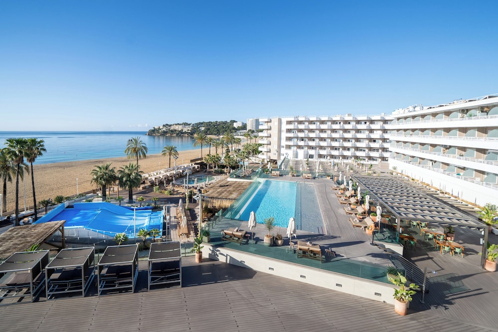 INNSiDE by Meliá Wave Calviá — Swimming pool in Magaluf, Balearic Islands