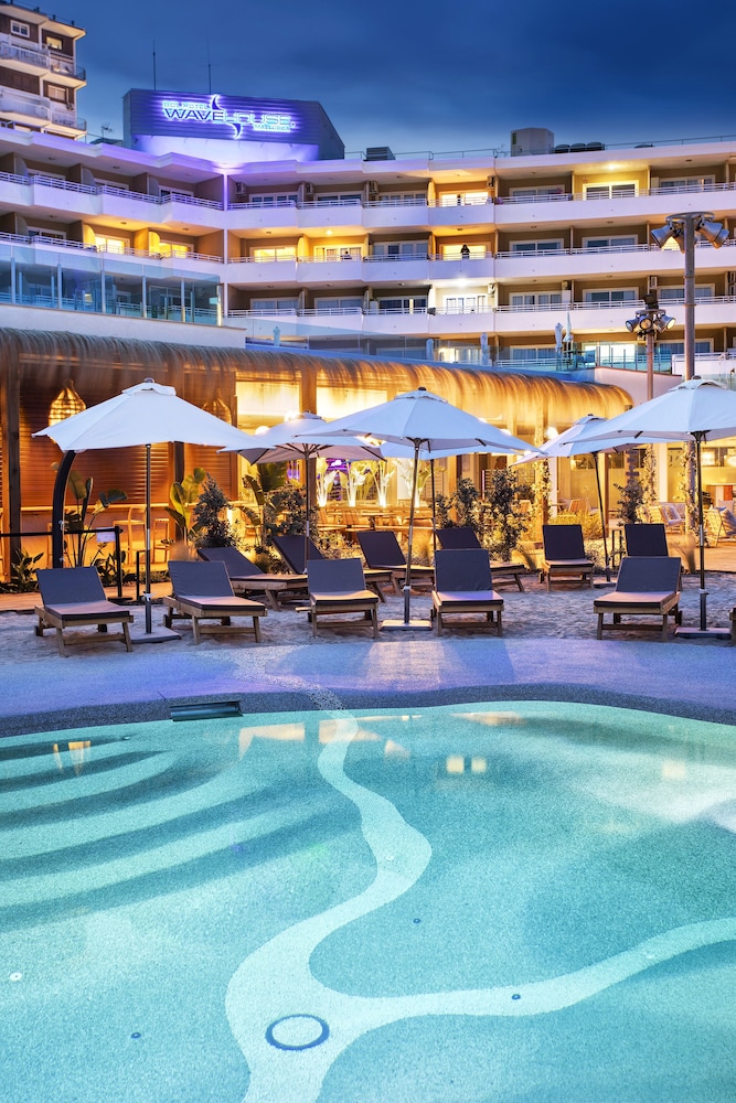 INNSiDE by Meliá Wave Calviá — Swimming pool in Magaluf, Balearic Islands