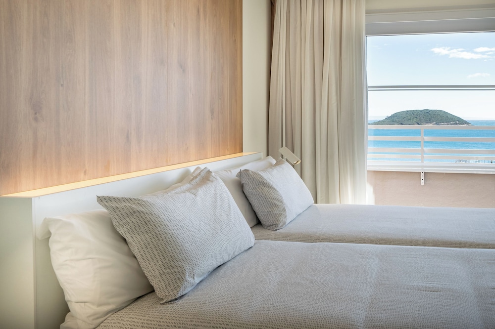 INNSiDE by Meliá Wave Calviá — Hotel rooms in Magaluf, Balearic Islands