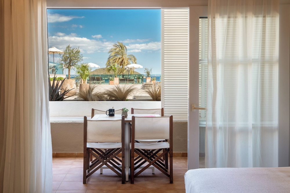 INNSiDE by Meliá Wave Calviá — Hotel rooms in Magaluf, Balearic Islands