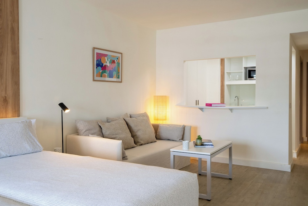 INNSiDE by Meliá Wave Calviá — Hotel rooms in Magaluf, Balearic Islands