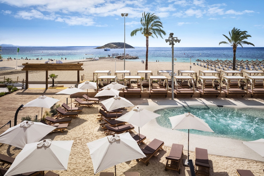 INNSiDE by Meliá Wave Calviá — Beach in Magaluf, Balearic Islands