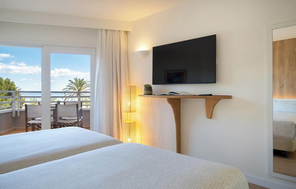 INNSiDE by Meliá Wave Calviá — Hotel rooms in Magaluf, Balearic Islands