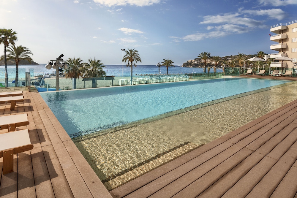 INNSiDE by Meliá Wave Calviá — Swimming pool in Magaluf, Balearic Islands