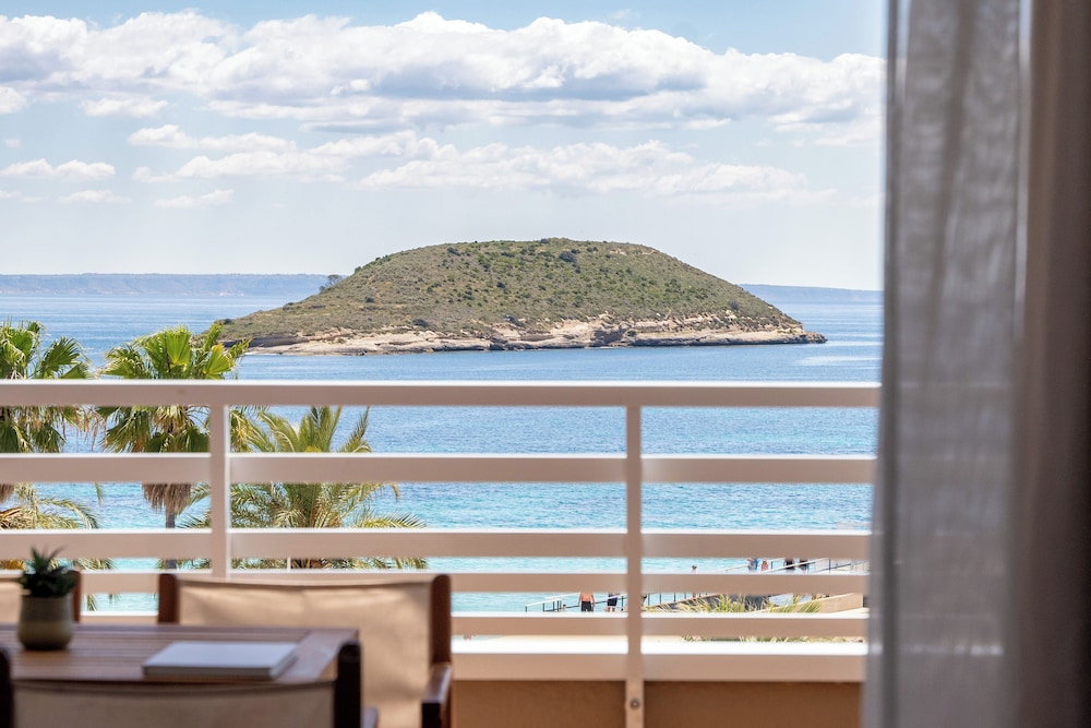 INNSiDE by Meliá Wave Calviá — Hotel rooms in Magaluf, Balearic Islands