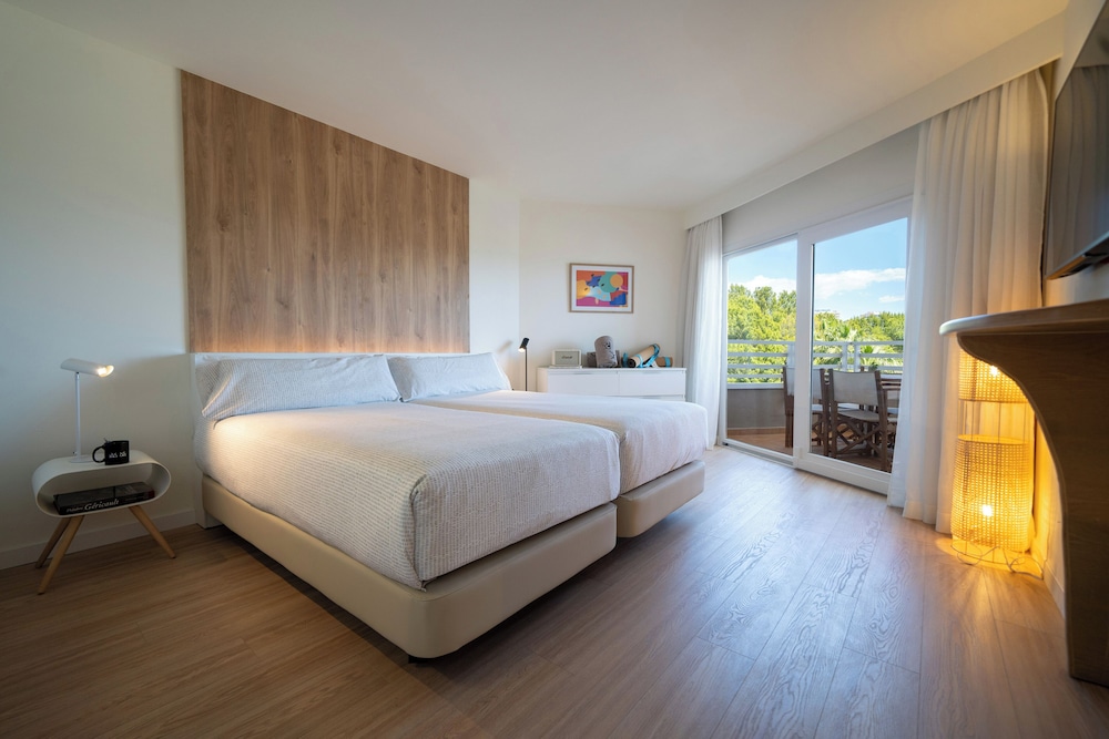 INNSiDE by Meliá Wave Calviá — Hotel rooms in Magaluf, Balearic Islands
