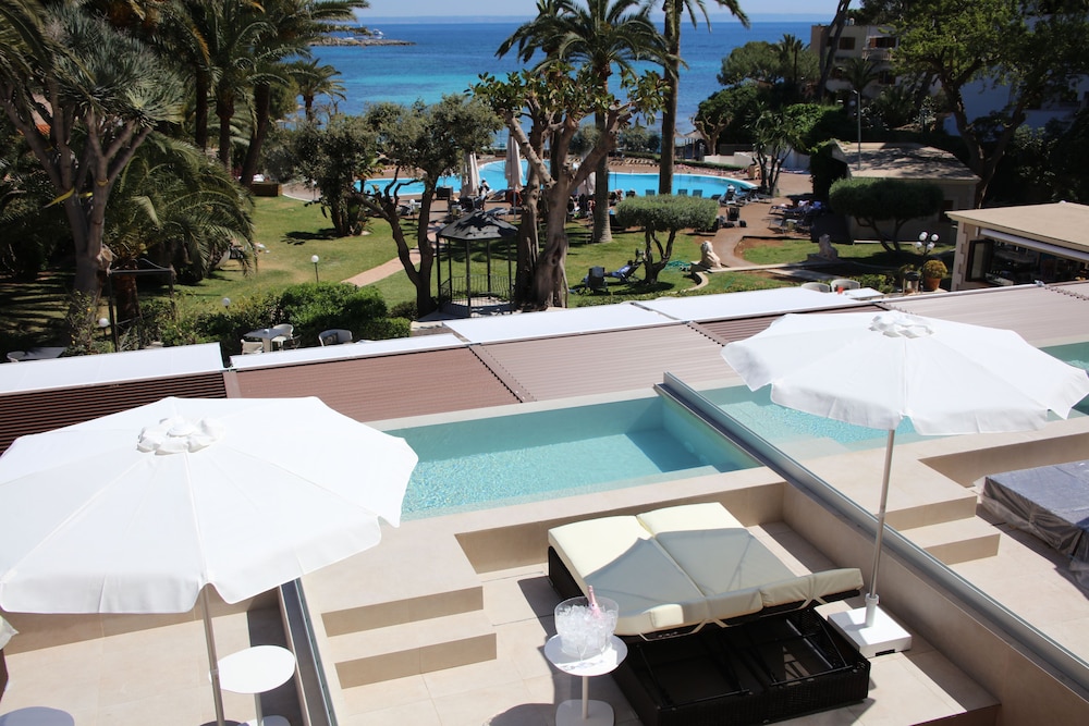 Hotel Son Caliu Spa Oasis — Swimming pool in Palma Nova, Balearic Islands